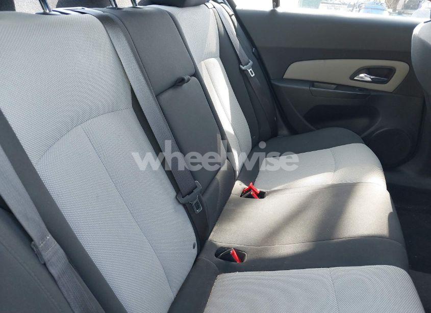 Photo 8 of 2011 Chevrolet Cruze LS (VIN 1G1PC5SH5B7129215)
