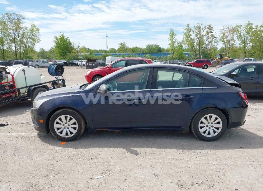 Photo 14 of 2011 Chevrolet Cruze LS (VIN 1G1PC5SH5B7190371)