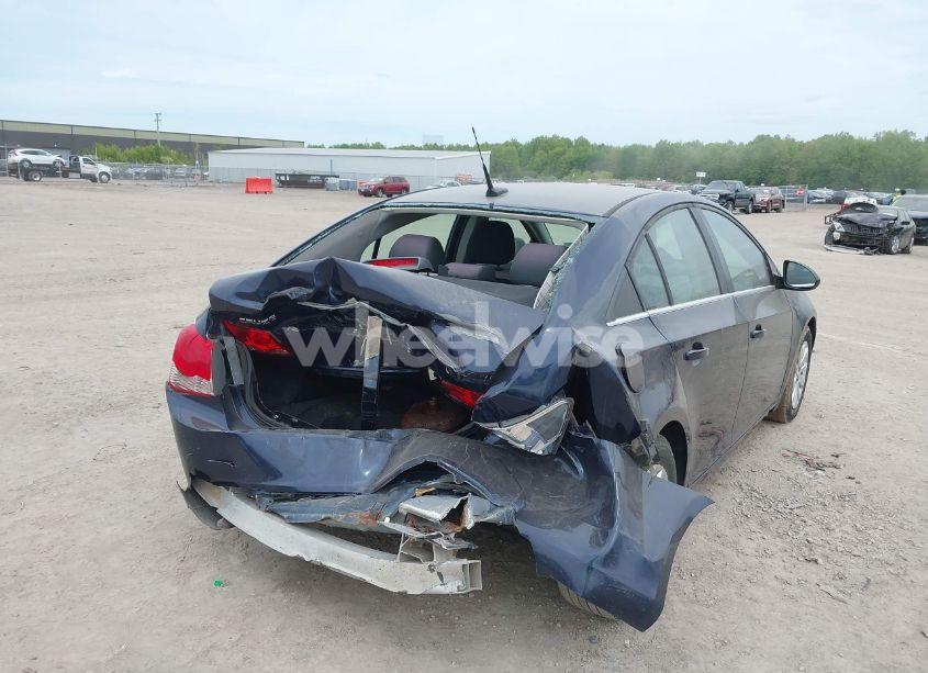 Photo 4 of 2011 Chevrolet Cruze LS (VIN 1G1PC5SH5B7190371)