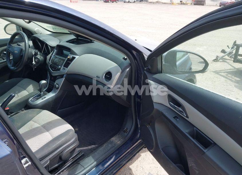 Photo 5 of 2011 Chevrolet Cruze LS (VIN 1G1PC5SH5B7190371)