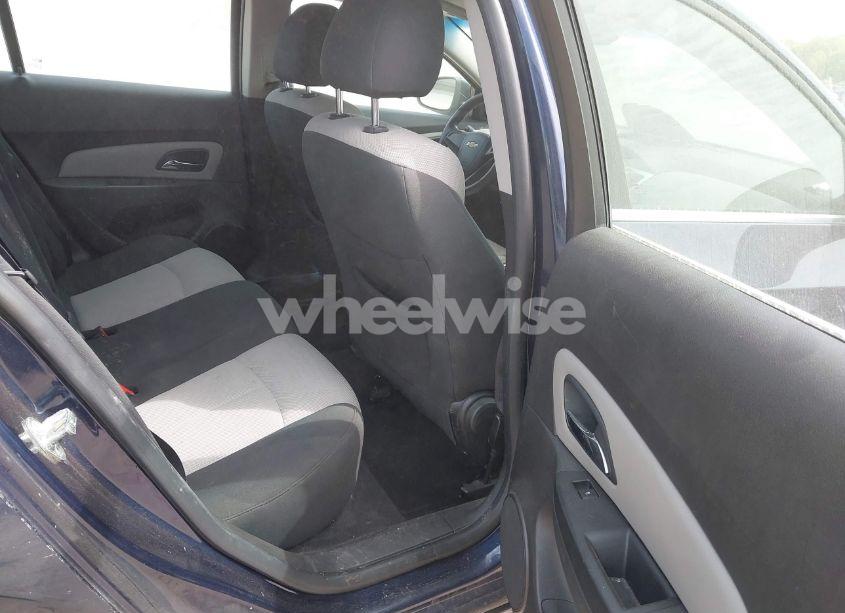 Photo 8 of 2011 Chevrolet Cruze LS (VIN 1G1PC5SH5B7190371)