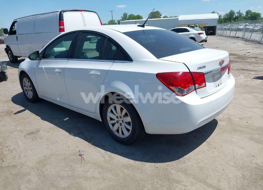 Photo 3 of 2011 Chevrolet Cruze LS (VIN 1G1PC5SH5B7224728)