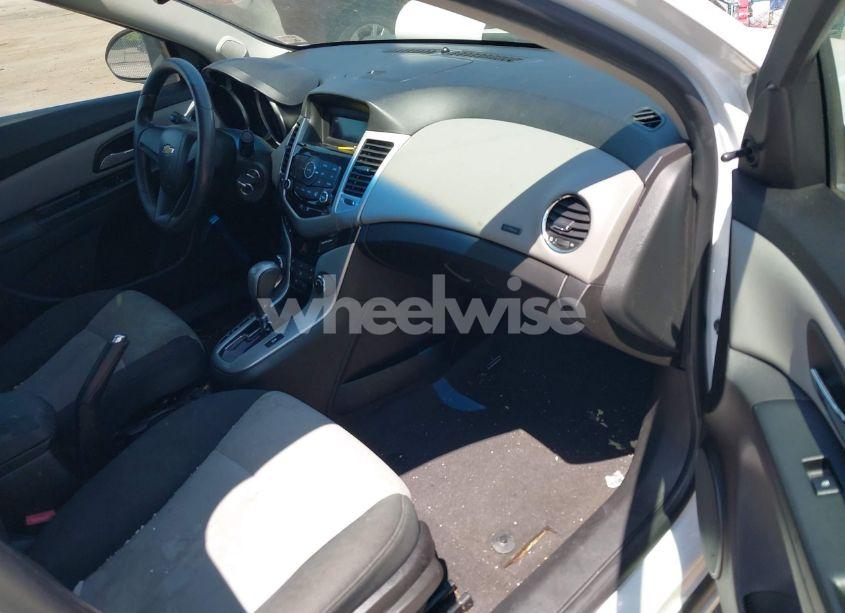 Photo 5 of 2011 Chevrolet Cruze LS (VIN 1G1PC5SH5B7224728)