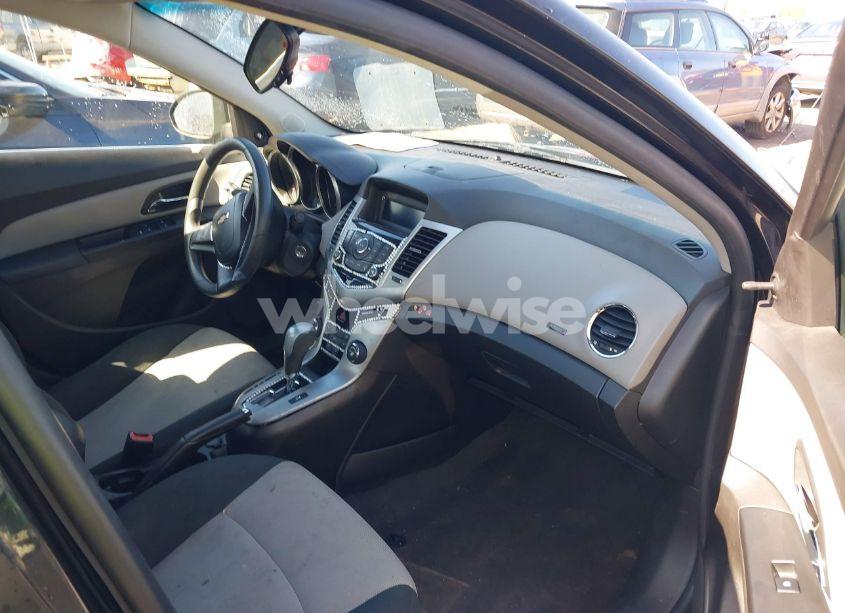 Photo 5 of 2011 Chevrolet Cruze LS (VIN 1G1PC5SH5B7254232)