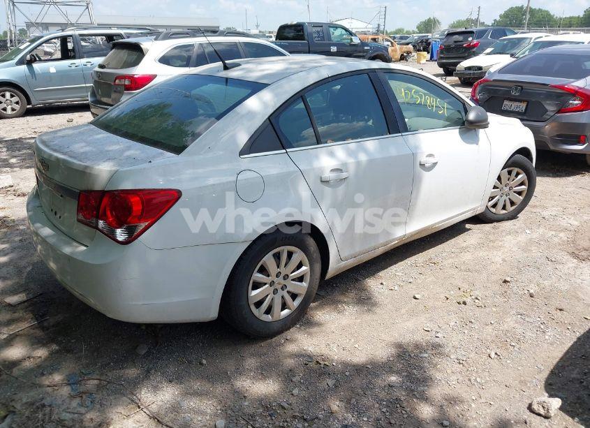 Photo 4 of 2011 Chevrolet Cruze LS (VIN 1G1PC5SH5B7257244)
