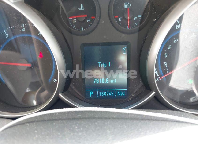 Photo 7 of 2011 Chevrolet Cruze LS (VIN 1G1PC5SH5B7257244)