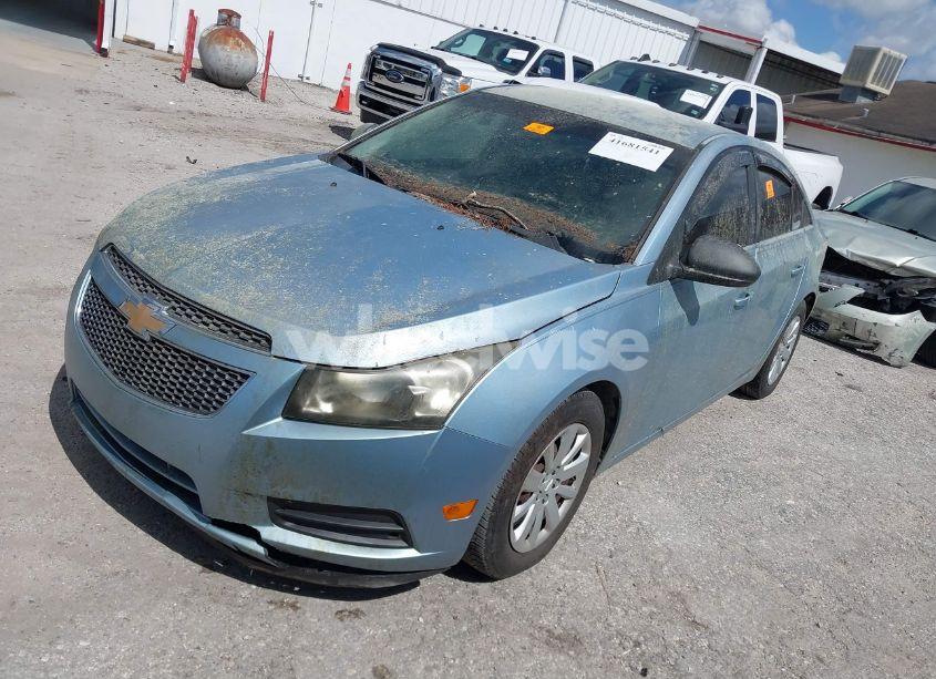 Photo 2 of 2011 Chevrolet Cruze LS (VIN 1G1PC5SH5B7275520)