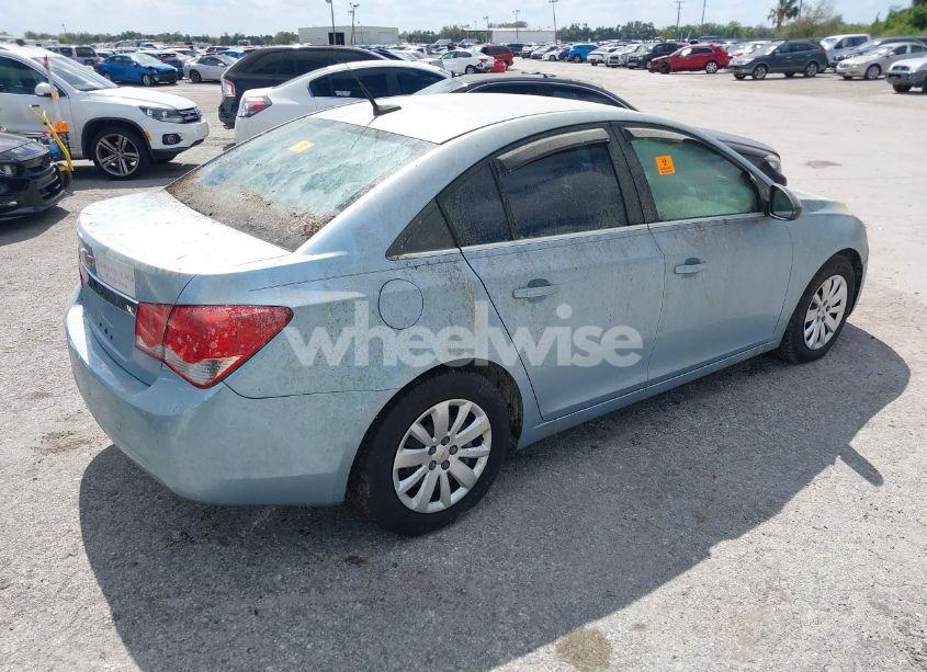 Photo 4 of 2011 Chevrolet Cruze LS (VIN 1G1PC5SH5B7275520)