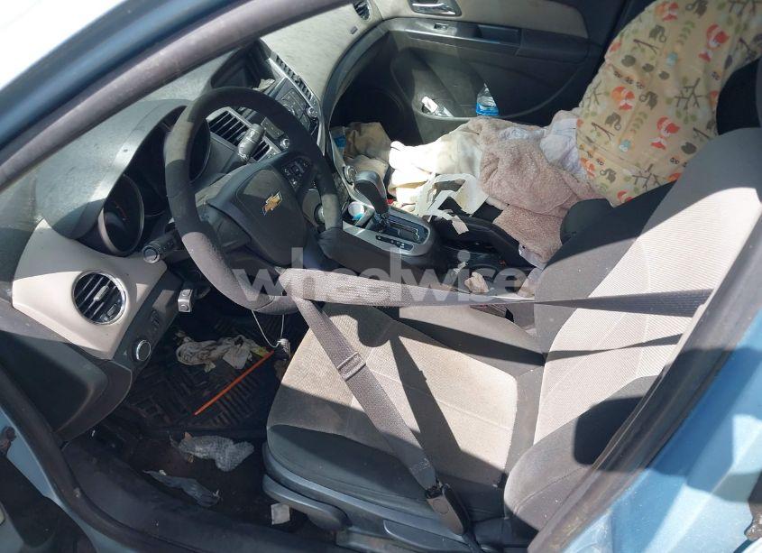 Photo 5 of 2011 Chevrolet Cruze LS (VIN 1G1PC5SH5B7275520)