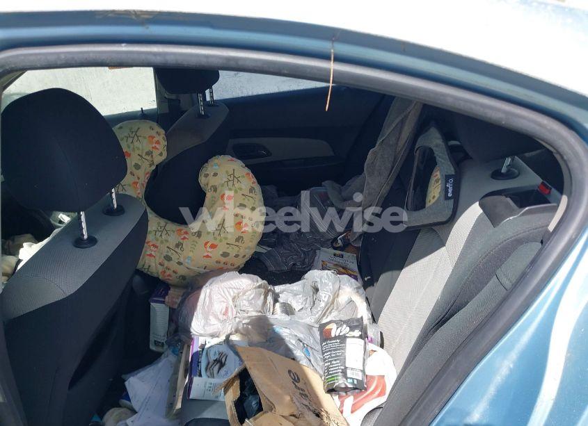 Photo 8 of 2011 Chevrolet Cruze LS (VIN 1G1PC5SH5B7275520)