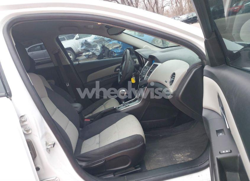 Photo 5 of 2016 Chevrolet Cruze LIMITED LS AUTO (VIN 1G1PC5SH5G7138889)