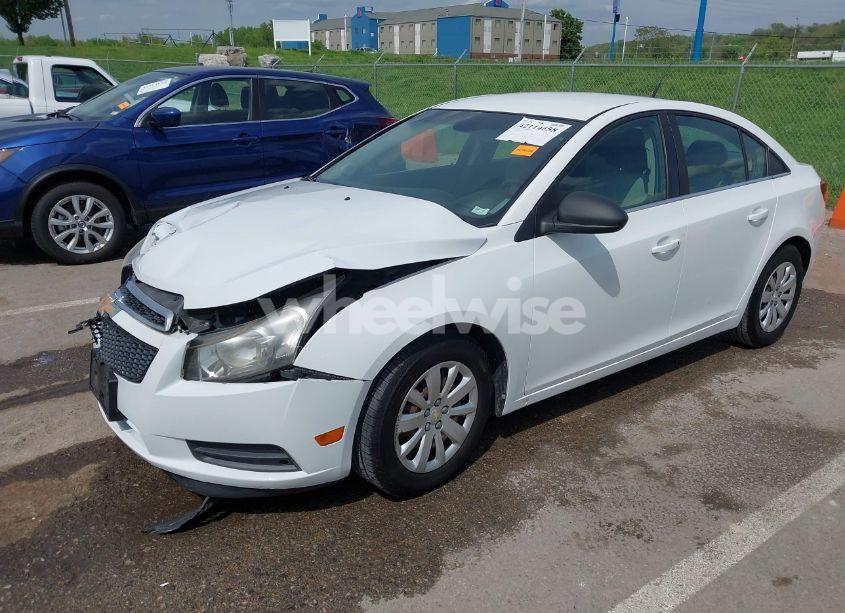 Photo 2 of 2011 Chevrolet Cruze LS (VIN 1G1PC5SH6B7274134)
