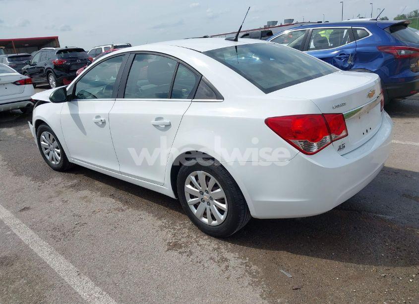Photo 3 of 2011 Chevrolet Cruze LS (VIN 1G1PC5SH6B7274134)