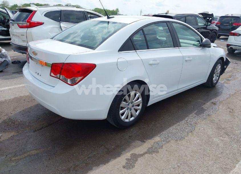 Photo 4 of 2011 Chevrolet Cruze LS (VIN 1G1PC5SH6B7274134)