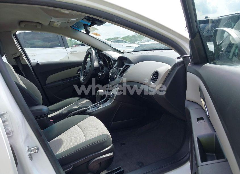 Photo 5 of 2011 Chevrolet Cruze LS (VIN 1G1PC5SH6B7274134)