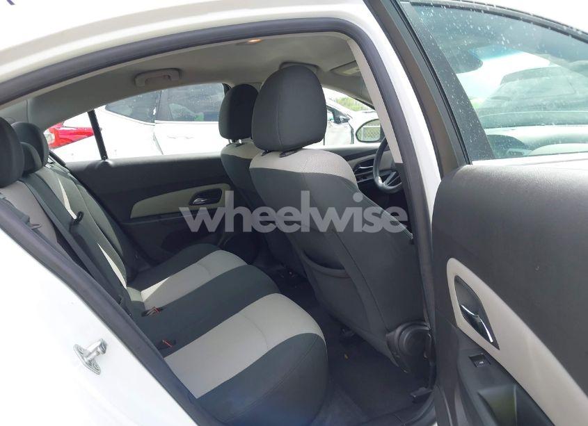 Photo 8 of 2011 Chevrolet Cruze LS (VIN 1G1PC5SH6B7274134)