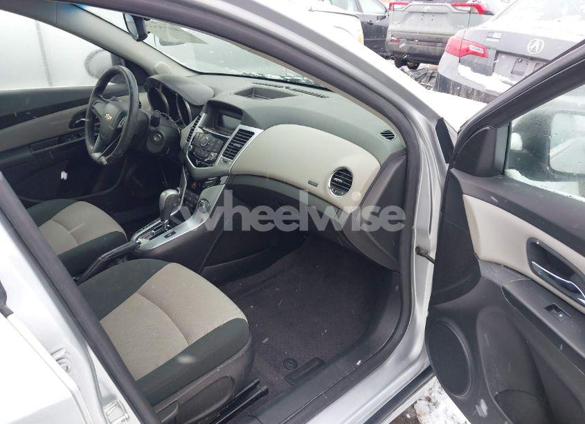 Photo 5 of 2012 Chevrolet Cruze LS (VIN 1G1PC5SH6C7101909)