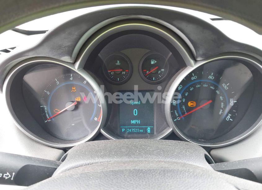 Photo 7 of 2012 Chevrolet Cruze LS (VIN 1G1PC5SH6C7118998)