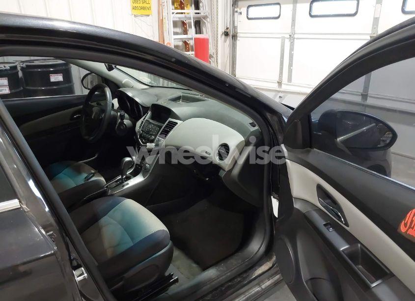 Photo 5 of 2012 Chevrolet Cruze LS (VIN 1G1PC5SH6C7391777)