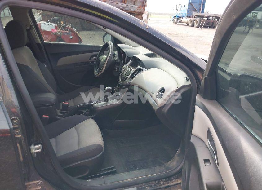 Photo 5 of 2012 Chevrolet Cruze LS (VIN 1G1PC5SH6C7399295)