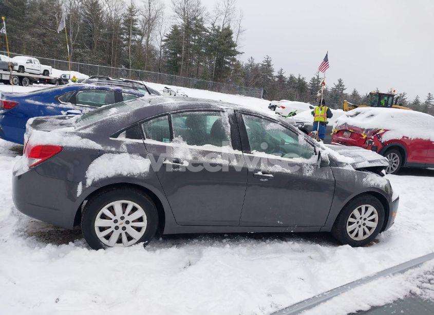 Photo 13 of 2011 Chevrolet Cruze LS (VIN 1G1PC5SH7B7198794)