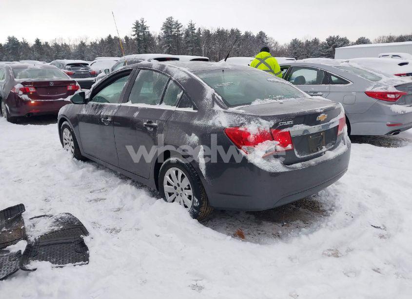 Photo 3 of 2011 Chevrolet Cruze LS (VIN 1G1PC5SH7B7198794)