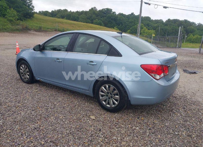 Photo 3 of 2011 Chevrolet Cruze LS (VIN 1G1PC5SH7B7202522)