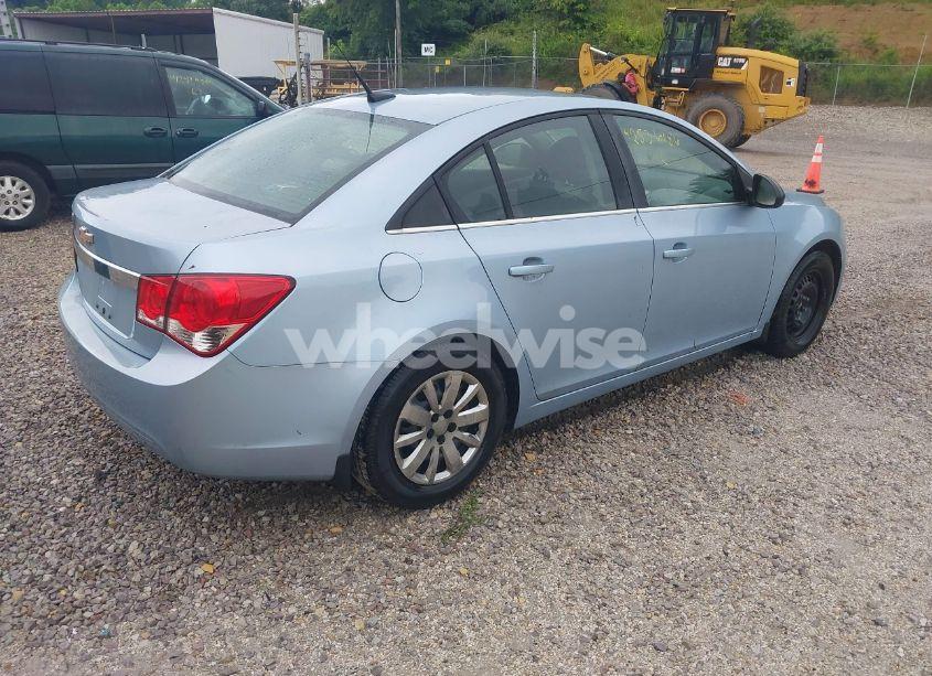 Photo 4 of 2011 Chevrolet Cruze LS (VIN 1G1PC5SH7B7202522)