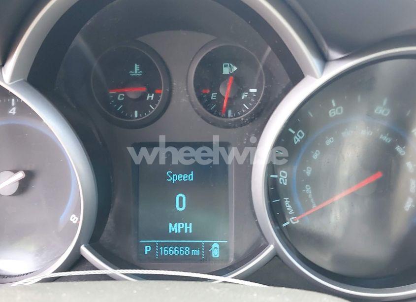 Photo 7 of 2012 Chevrolet Cruze LS (VIN 1G1PC5SH7C7251897)