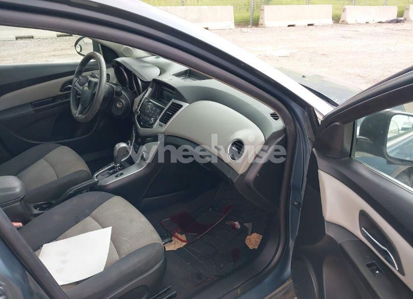 Photo 5 of 2012 Chevrolet Cruze LS (VIN 1G1PC5SH7C7269039)