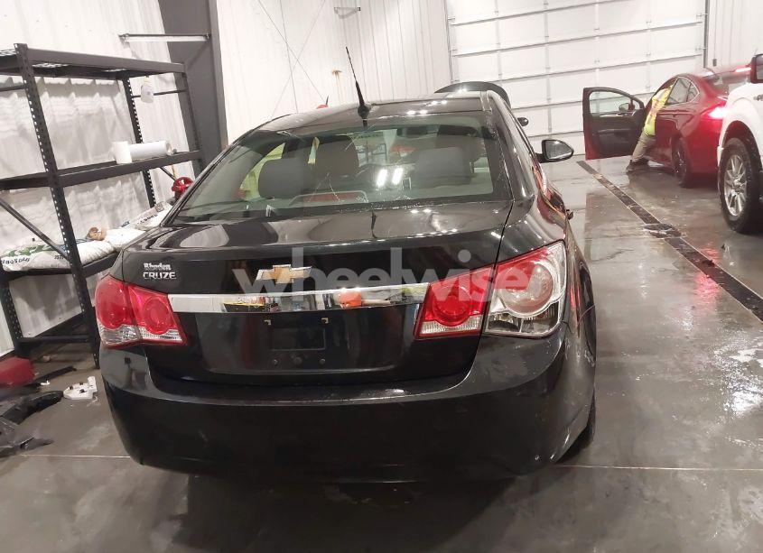 Photo 17 of 2012 Chevrolet Cruze LS (VIN 1G1PC5SH7C7295320)
