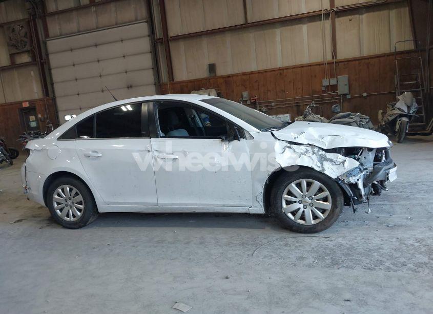 Photo 14 of 2011 Chevrolet Cruze LS (VIN 1G1PC5SH8B7113848)