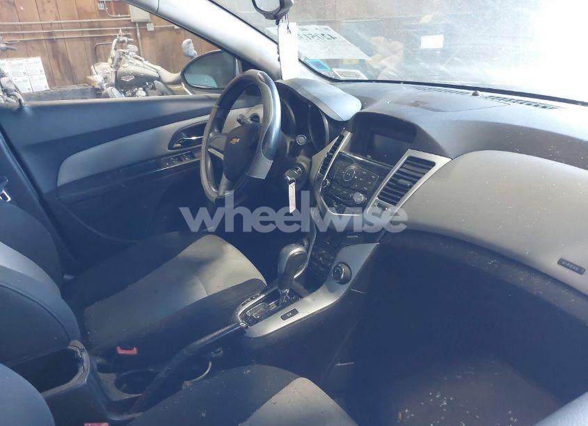 Photo 5 of 2011 Chevrolet Cruze LS (VIN 1G1PC5SH8B7113848)