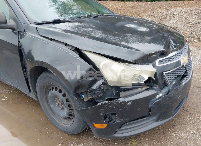 Photo 6 of 2011 Chevrolet Cruze LS (VIN 1G1PC5SH8B7129998)