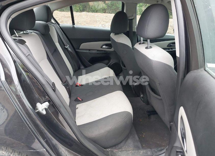 Photo 8 of 2011 Chevrolet Cruze LS (VIN 1G1PC5SH8B7129998)