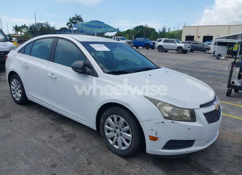 2011 Chevrolet Cruze LS (VIN 1G1PC5SH8B7222360) main photo