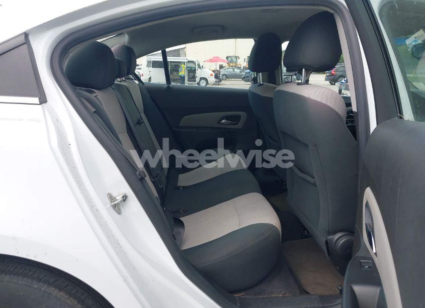 Photo 8 of 2011 Chevrolet Cruze LS (VIN 1G1PC5SH8B7222360)