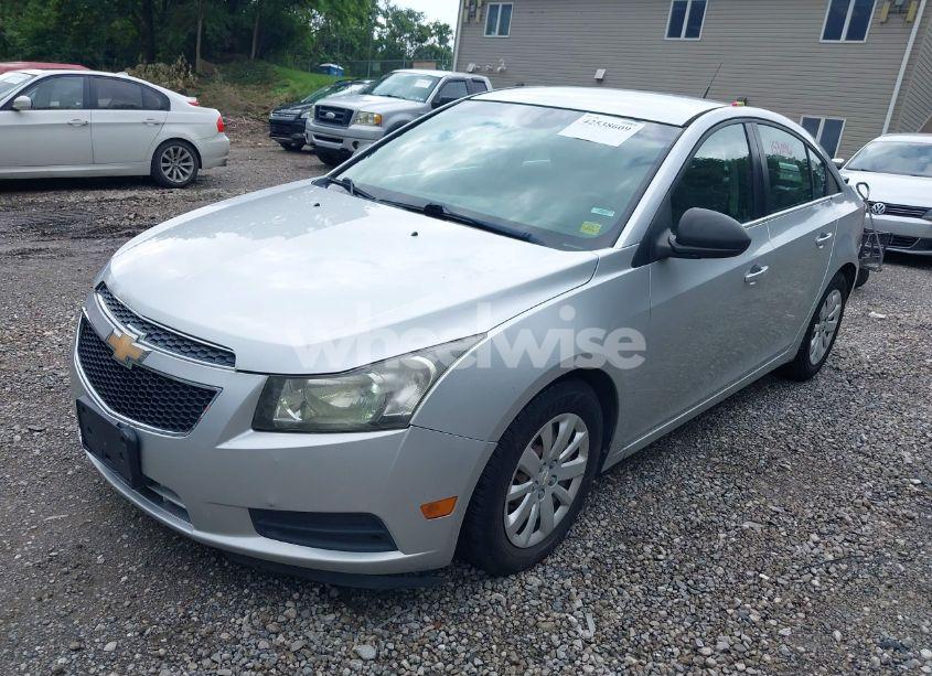 Photo 2 of 2011 Chevrolet Cruze LS (VIN 1G1PC5SH8B7294904)
