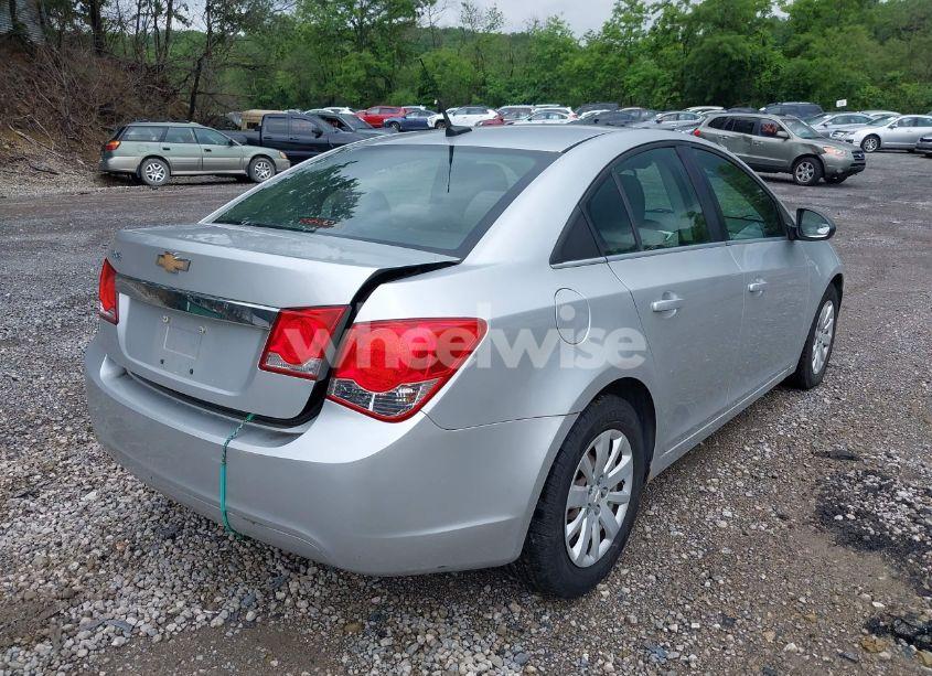 Photo 4 of 2011 Chevrolet Cruze LS (VIN 1G1PC5SH8B7294904)