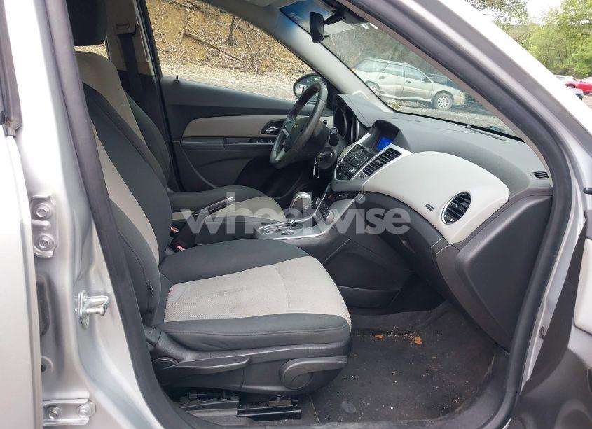 Photo 5 of 2011 Chevrolet Cruze LS (VIN 1G1PC5SH8B7294904)