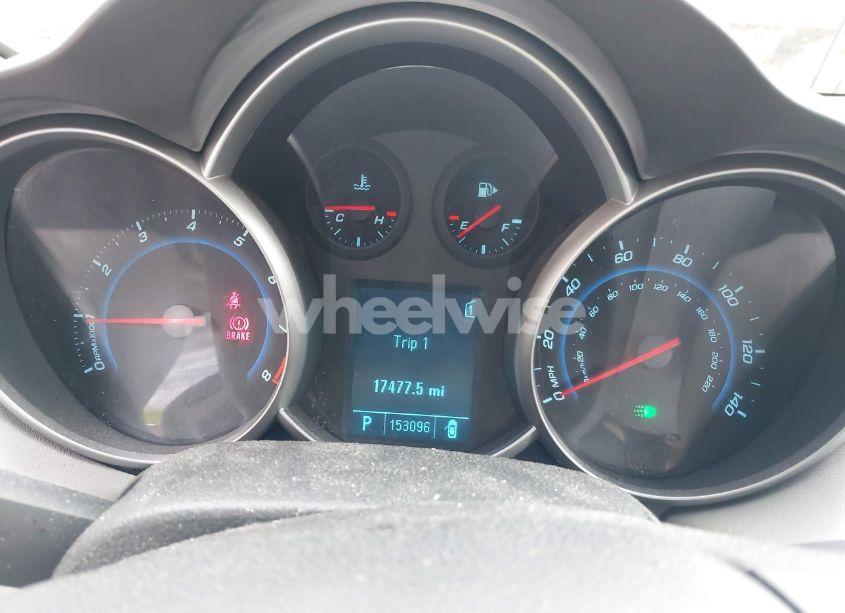 Photo 7 of 2011 Chevrolet Cruze LS (VIN 1G1PC5SH8B7294904)