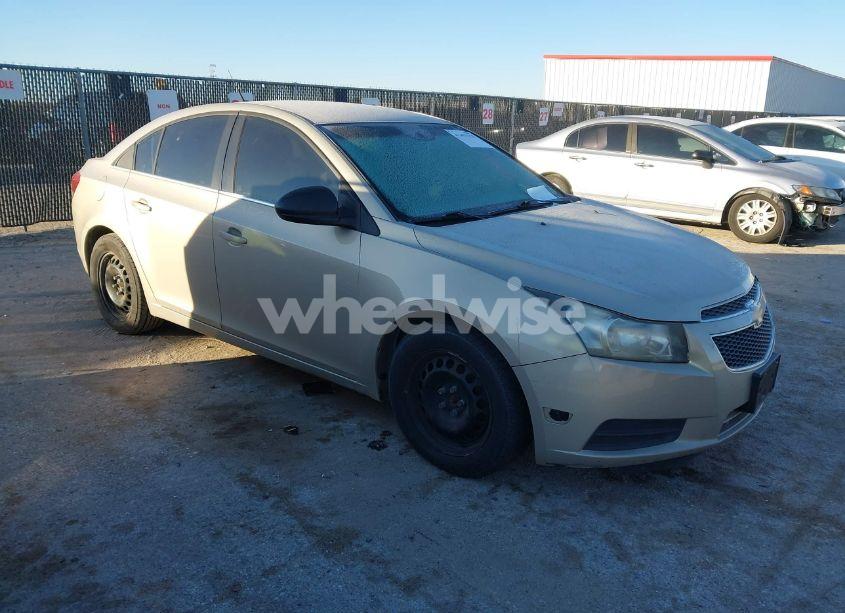 2012 Chevrolet Cruze LS (VIN 1G1PC5SH8C7165627) main photo