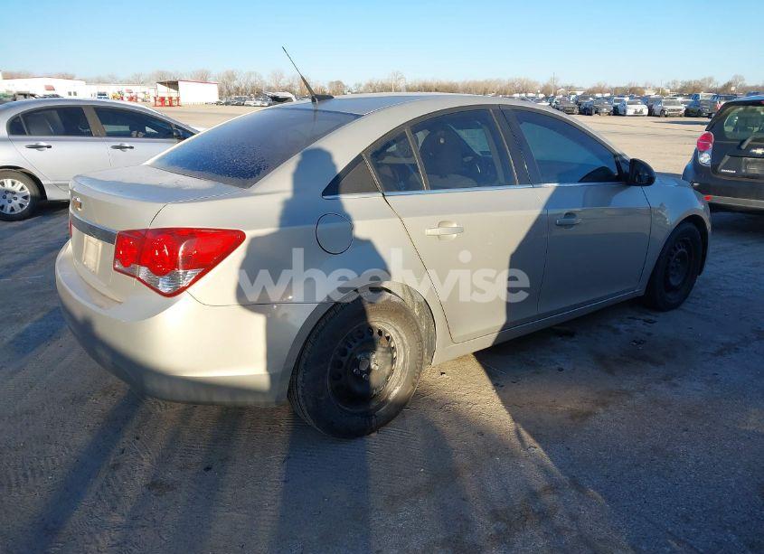 Photo 4 of 2012 Chevrolet Cruze LS (VIN 1G1PC5SH8C7165627)