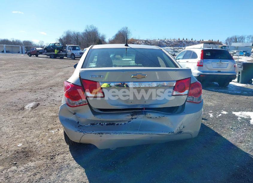 Photo 6 of 2012 Chevrolet Cruze LS (VIN 1G1PC5SH8C7274332)