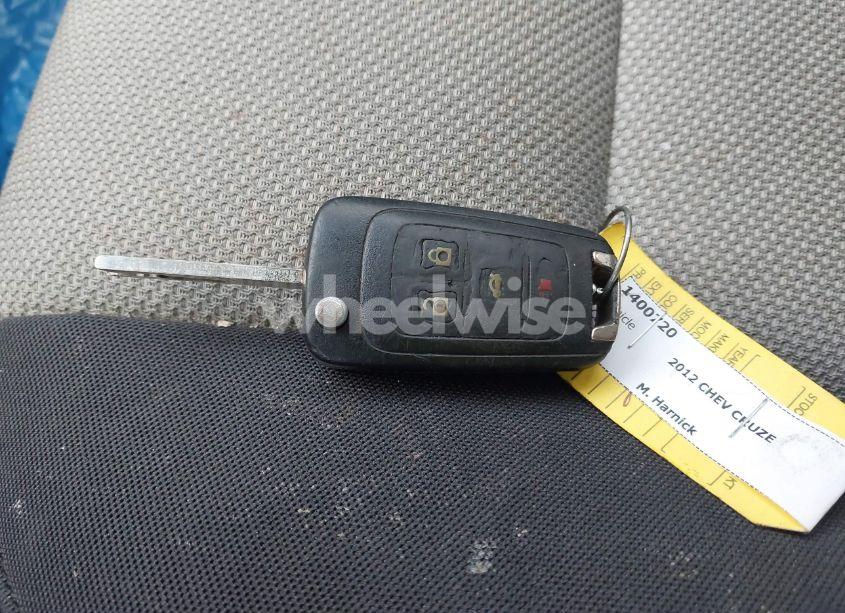 Photo 11 of 2012 Chevrolet Cruze LS (VIN 1G1PC5SH8C7322296)