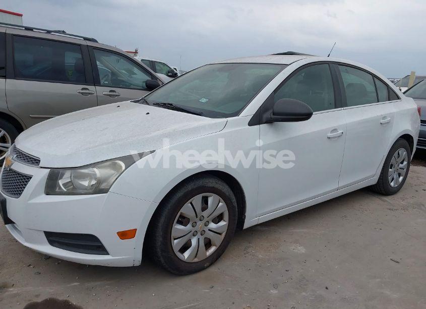Photo 2 of 2012 Chevrolet Cruze LS (VIN 1G1PC5SH8C7392025)