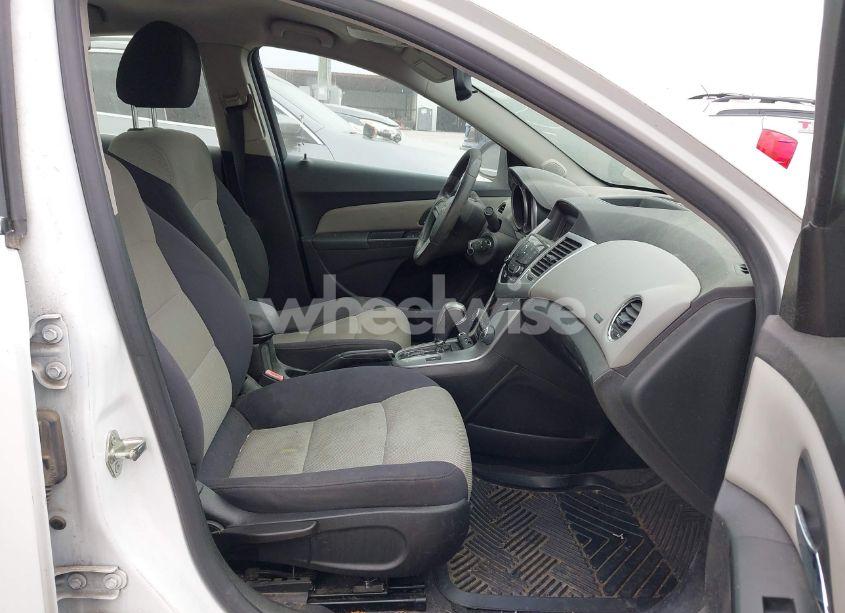 Photo 5 of 2012 Chevrolet Cruze LS (VIN 1G1PC5SH8C7392025)