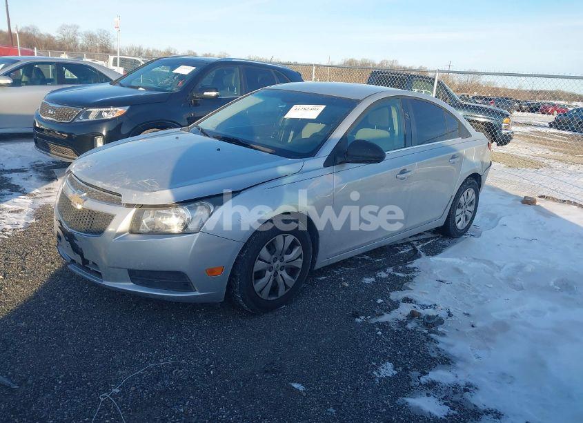 Photo 2 of 2012 Chevrolet Cruze LS (VIN 1G1PC5SH8C7408465)