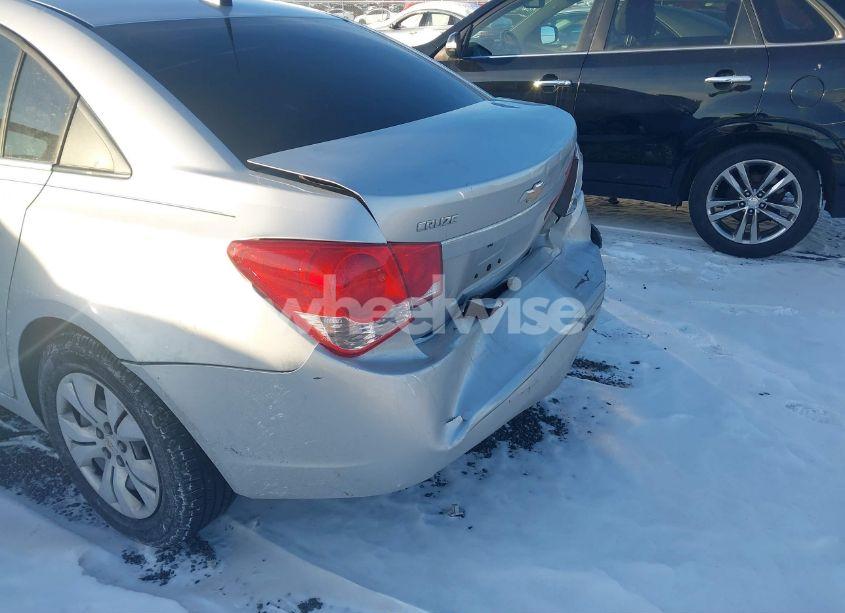 Photo 6 of 2012 Chevrolet Cruze LS (VIN 1G1PC5SH8C7408465)