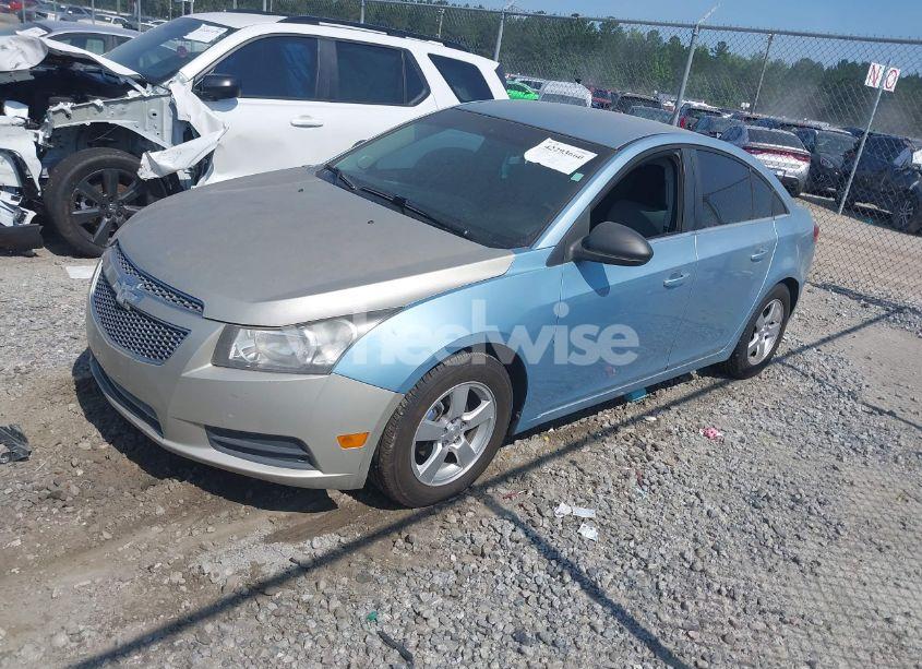 Photo 2 of 2011 Chevrolet Cruze LS (VIN 1G1PC5SH9B7101837)